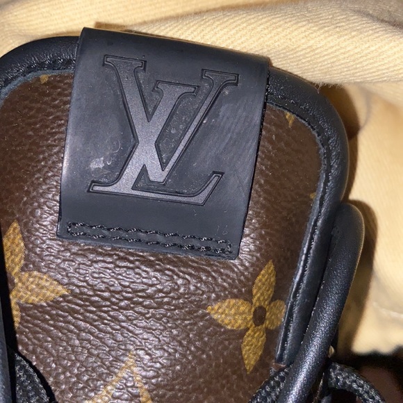 Louis Vuitton Mens Sneakers - Picture 10 of 10